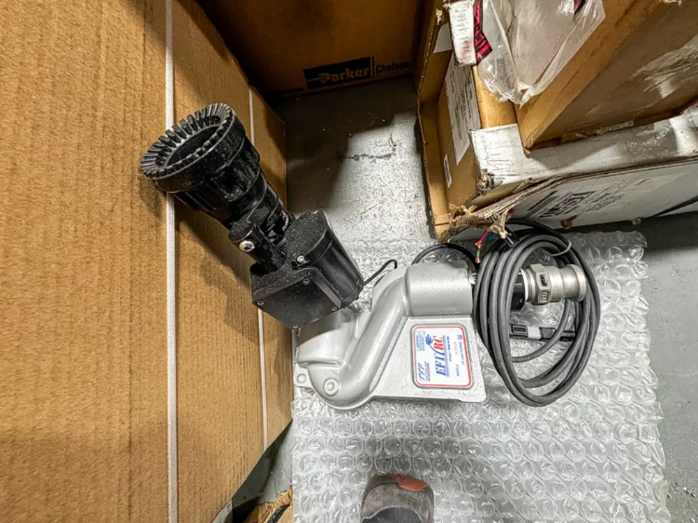 Diamond-plate body and step detail in production, photo 38 of 303.